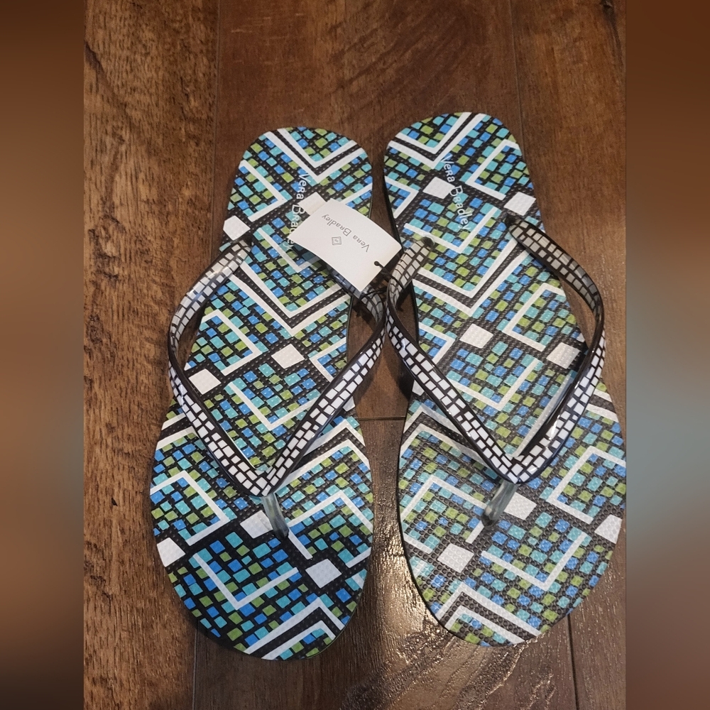 NWT Vera Bradley Blue, Green & White Mosaic Flip Flops.  Size Medium. Very Cute.